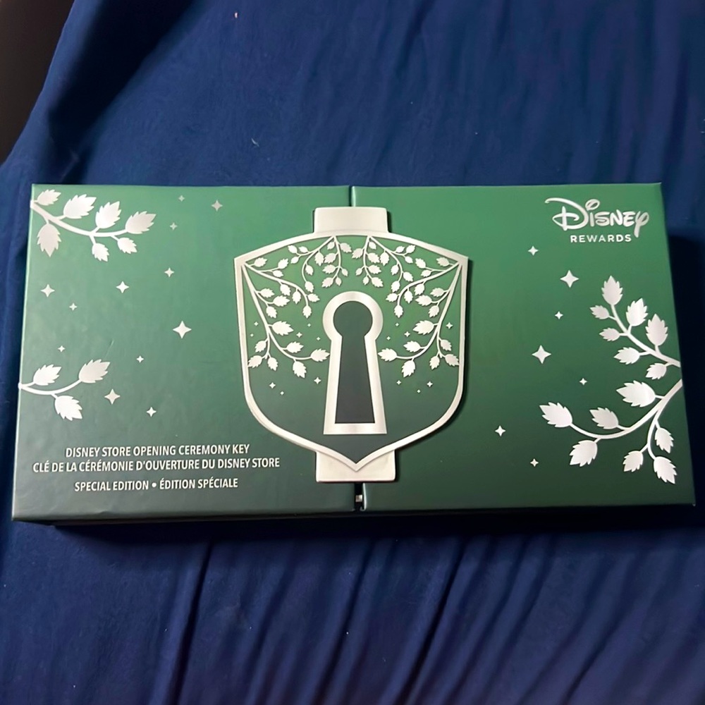 Disney emerald green key